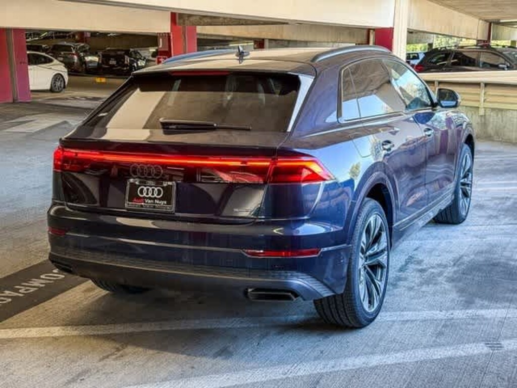 New 2025 Audi Q8 55 Premium SUV