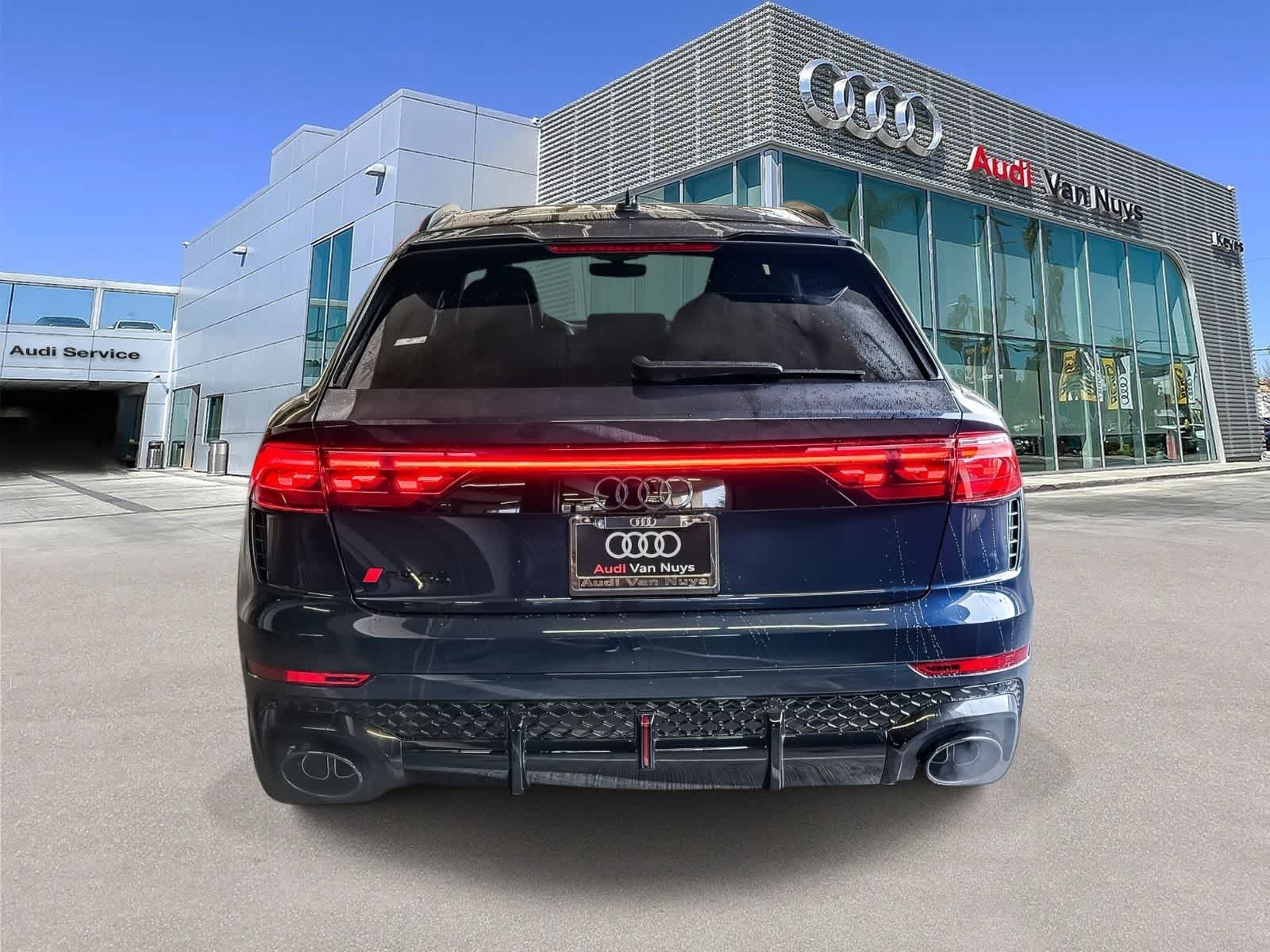 Thumbnail: 2026 Audi RS Q8 - 5