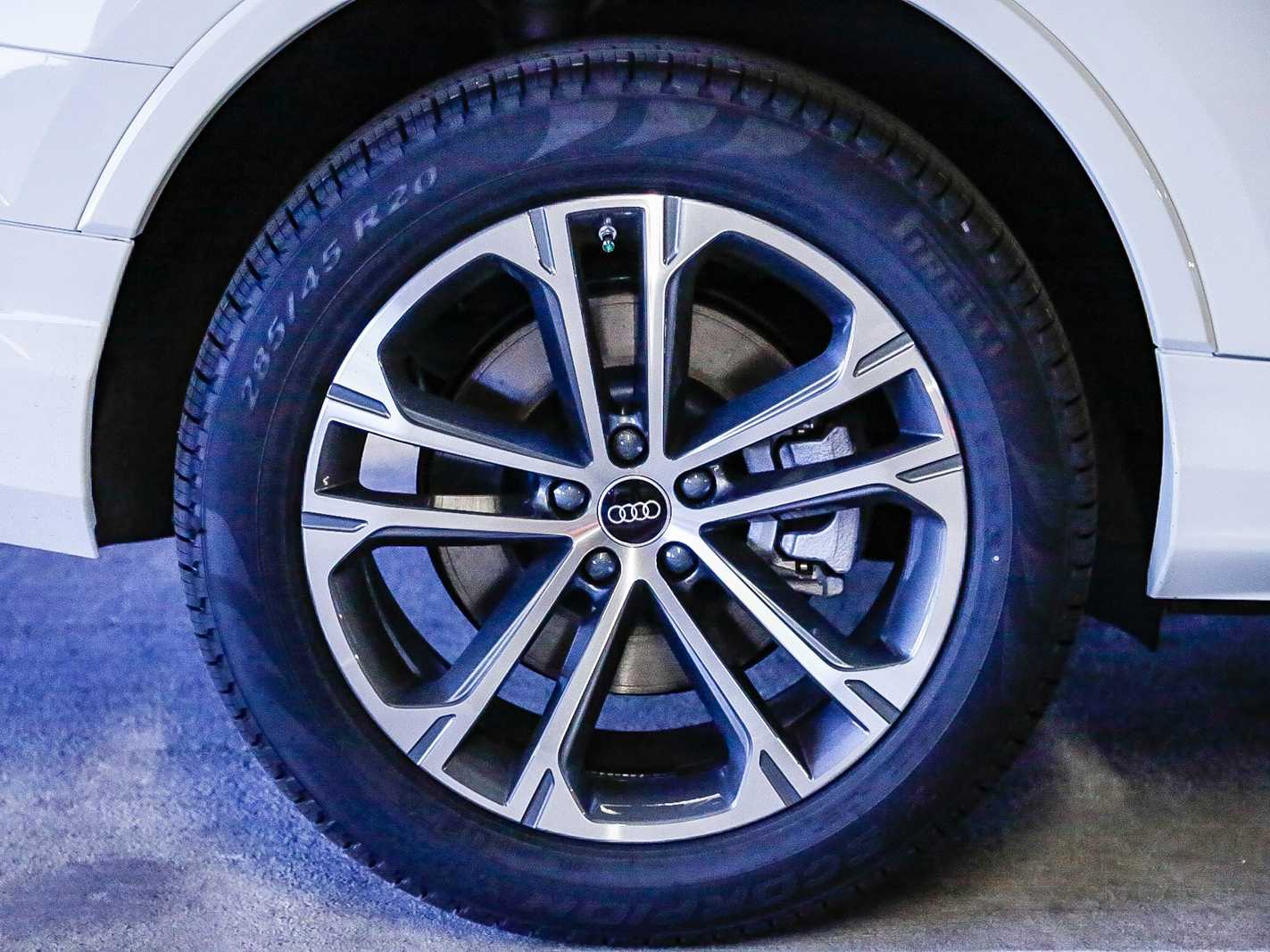 Thumbnail: 2026 Audi Q7 - 10