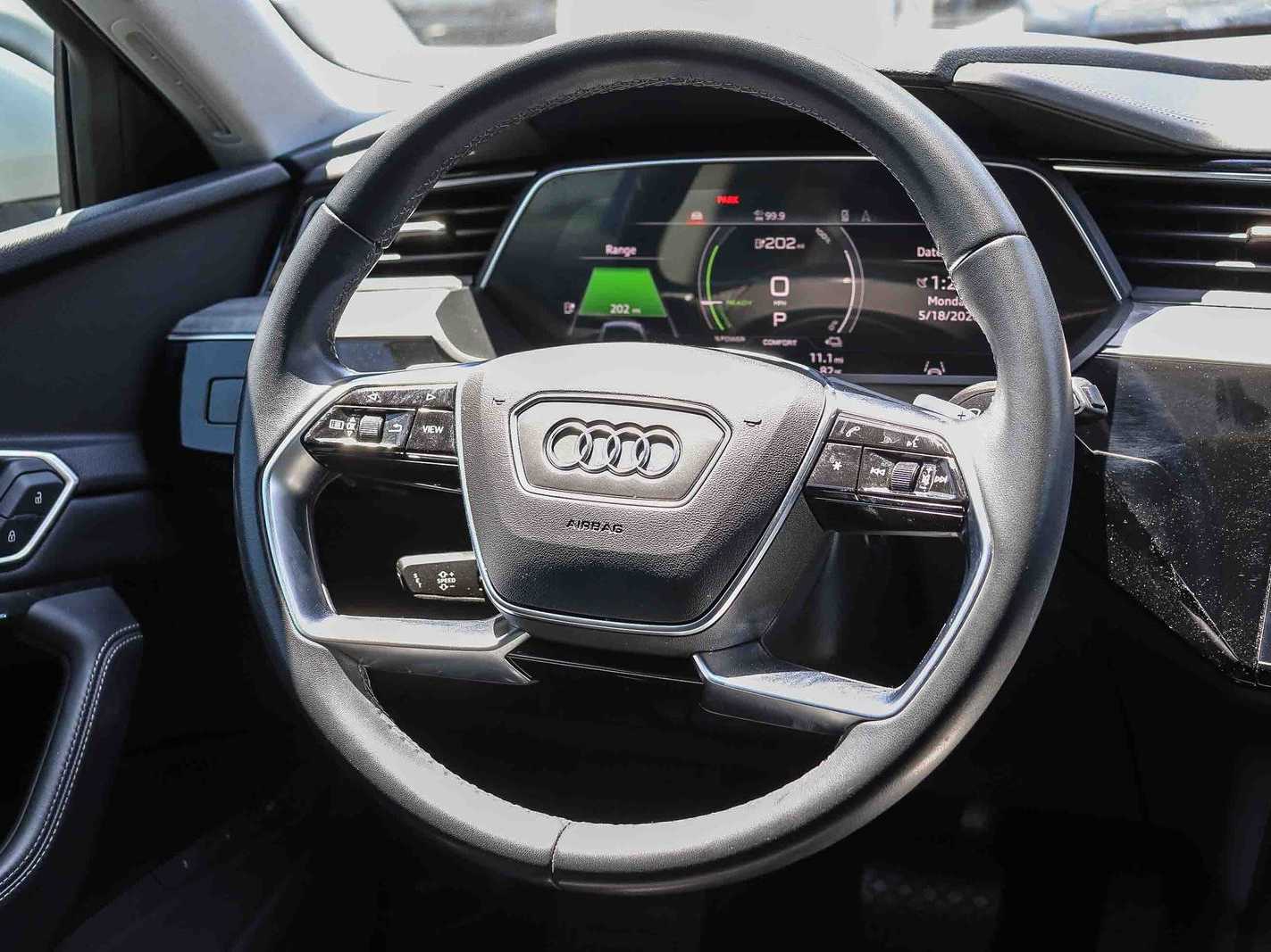Thumbnail: 2024 Audi Q8 e-tron - 15