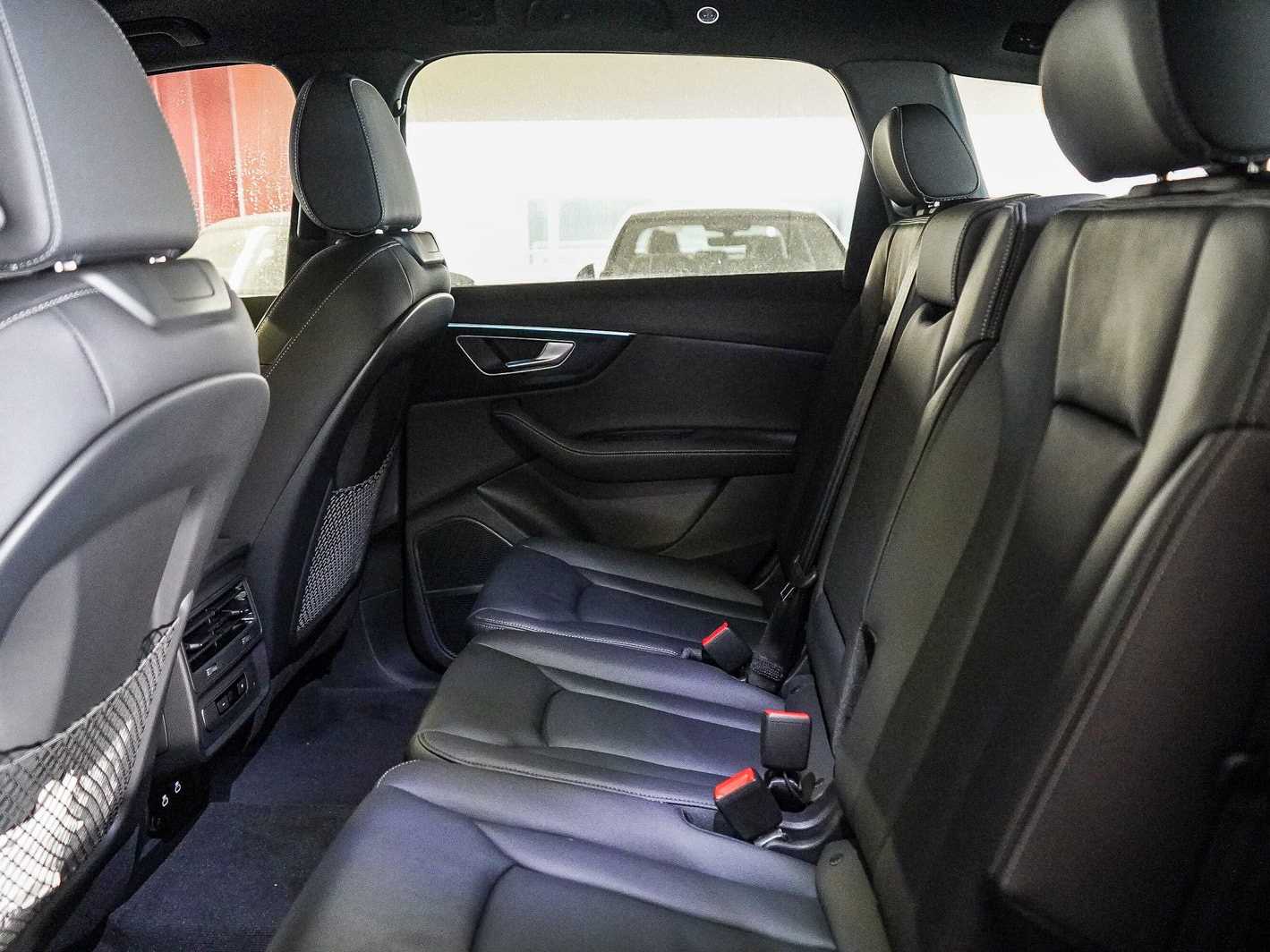 Thumbnail: 2026 Audi Q7 - 18