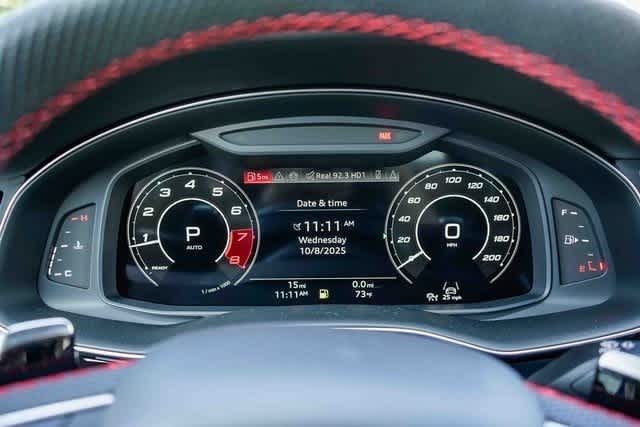 Thumbnail: 2025 Audi RS Q8 - 25