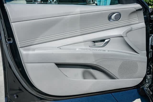 Thumbnail: 2023 Hyundai Elantra - 18