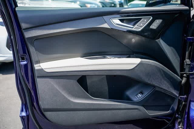 Thumbnail: 2024 Audi Q4 e-tron - 18