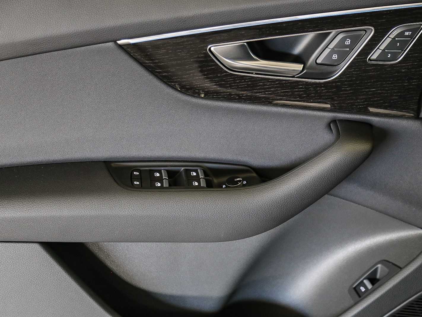 Thumbnail: 2026 Audi Q7 - 20