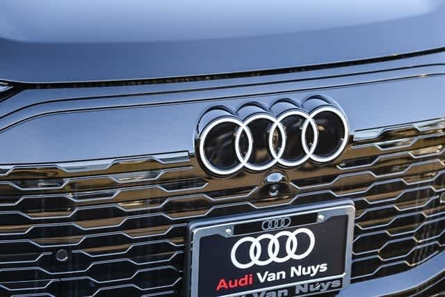 Thumbnail: 2025 Audi Q6 e-tron - 5