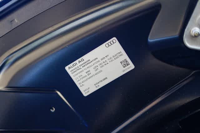 Thumbnail: 2025 Audi Q6 e-tron - 30