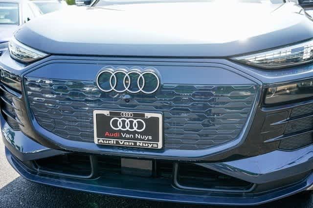 Thumbnail: 2025 Audi Q6 e-tron - 8