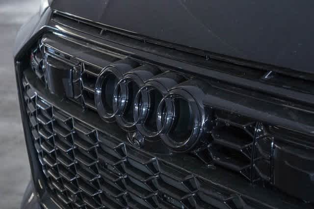 Thumbnail: 2025 Audi RS 6 - 9