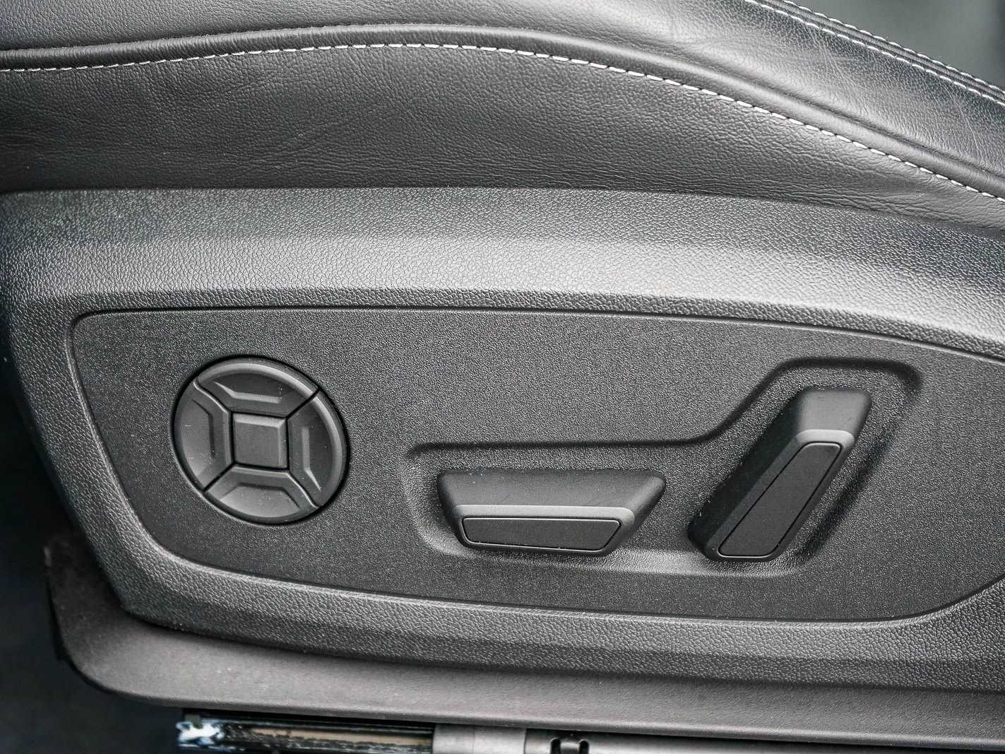 Thumbnail: 2025 Audi Q3 - 20