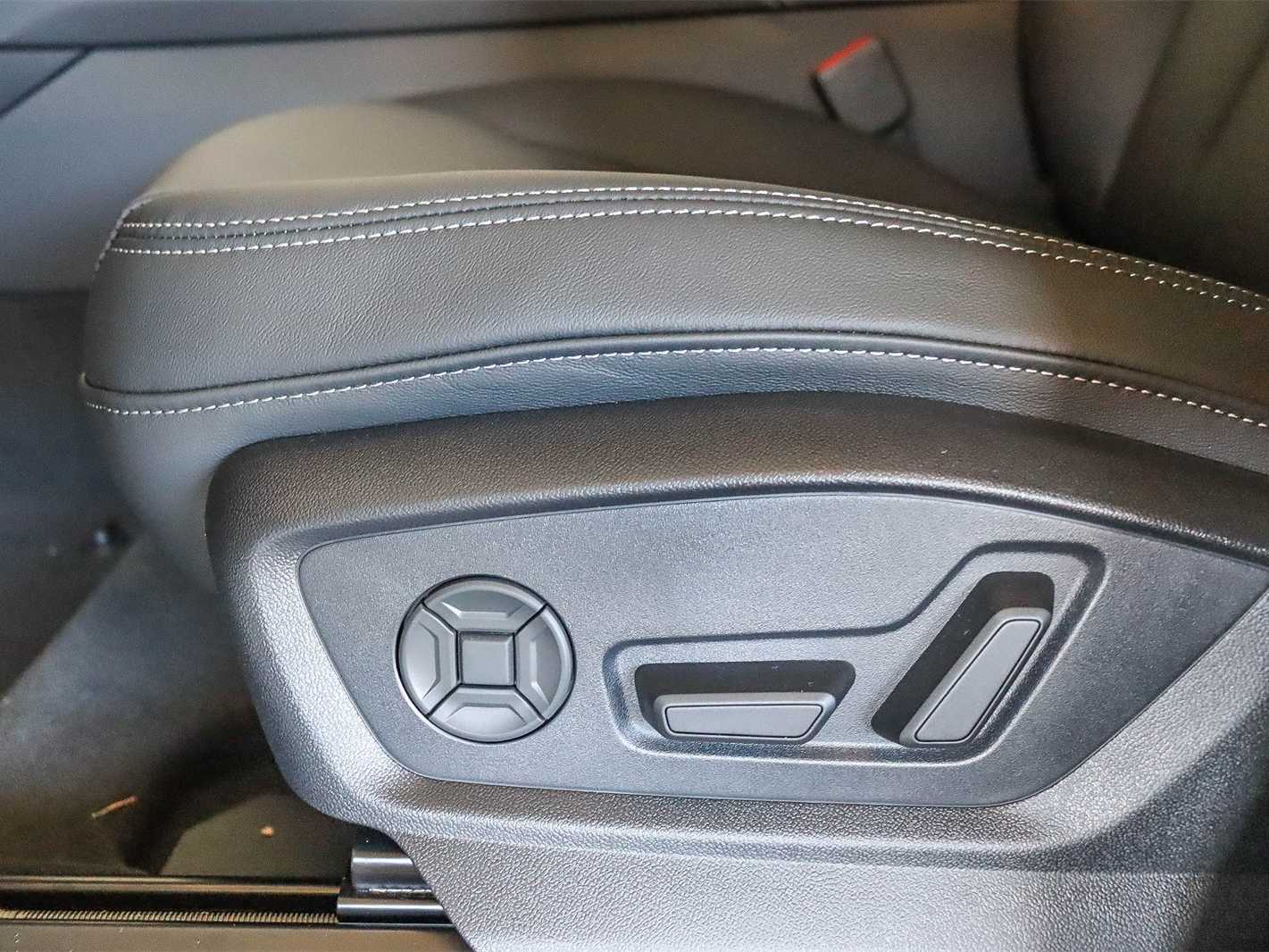 Thumbnail: 2026 Audi Q7 - 21