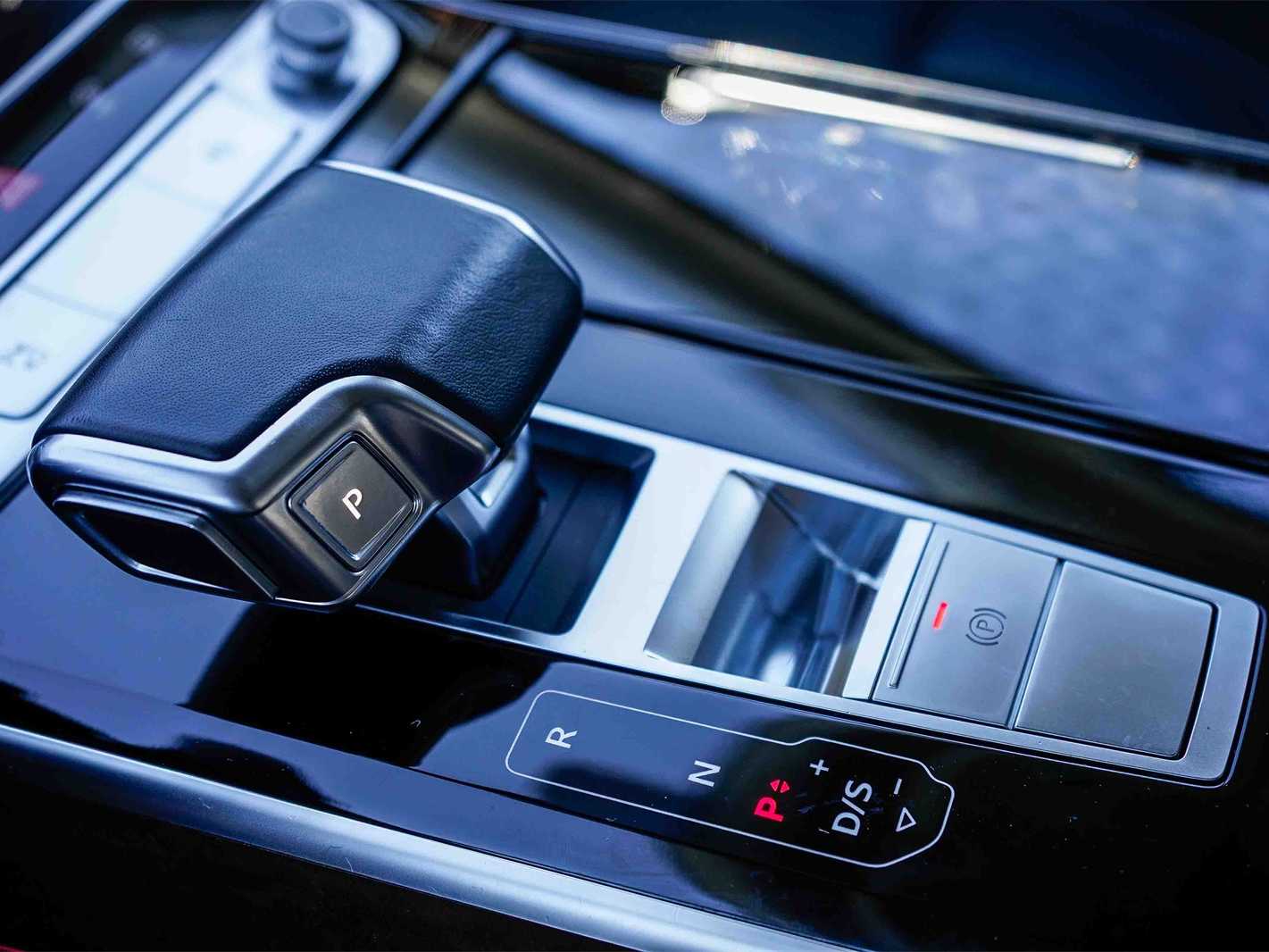 Thumbnail: 2022 Audi A8 - 21