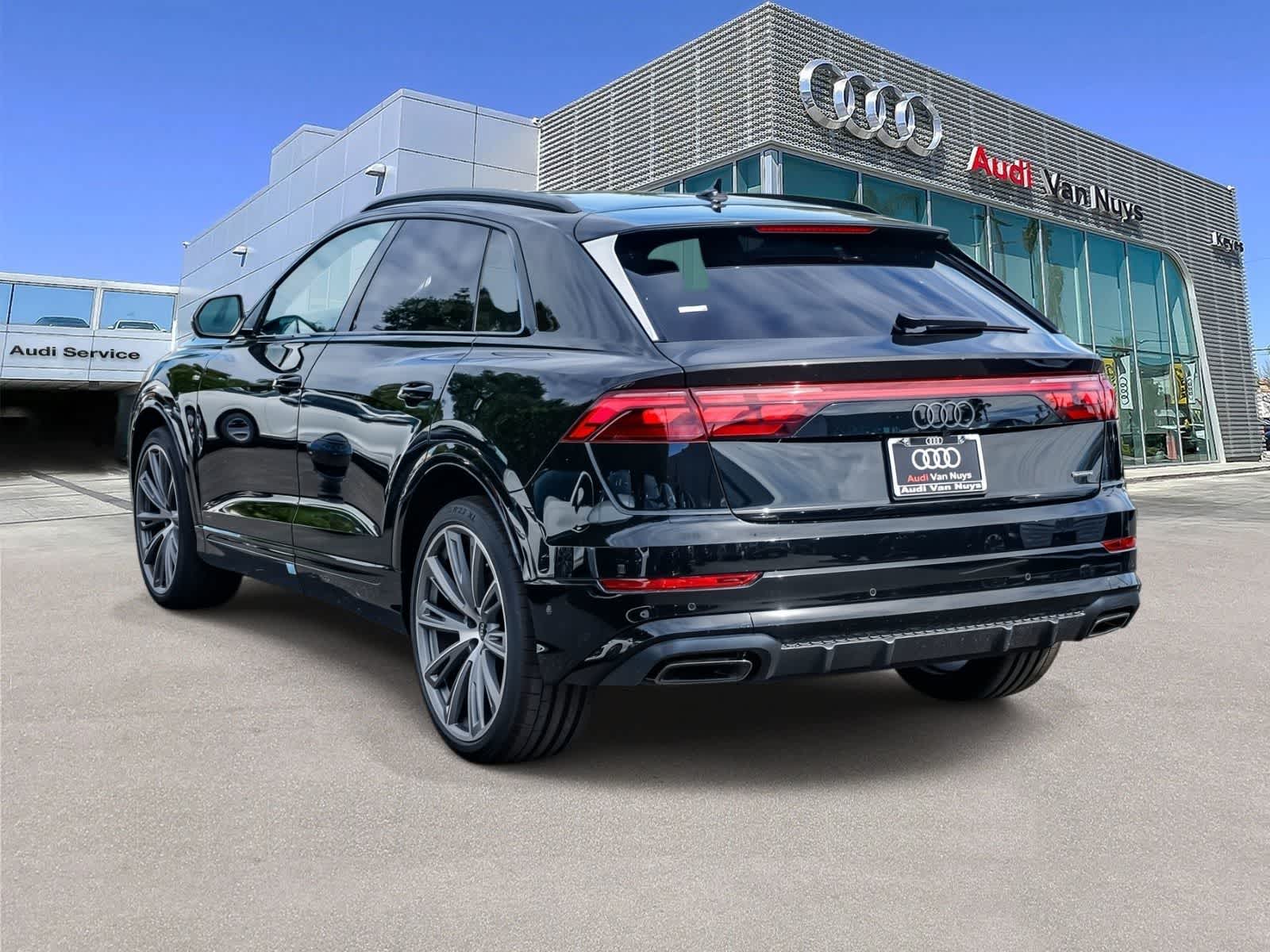 Thumbnail: 2026 Audi Q8 - 2