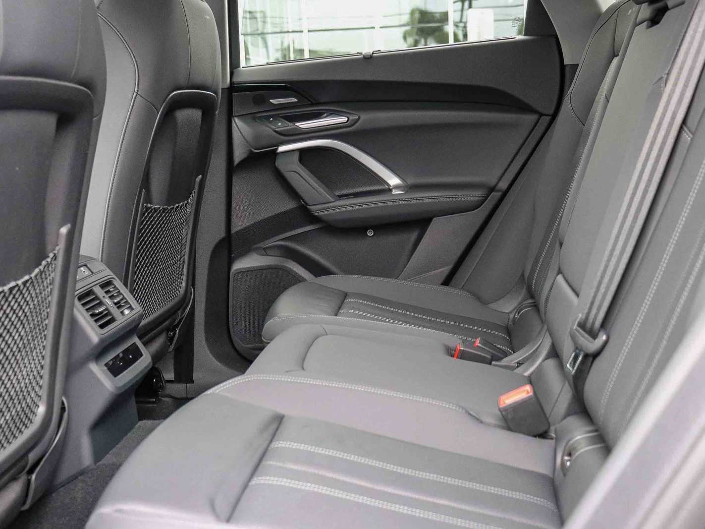 Thumbnail: 2025 Audi Q5 - 19