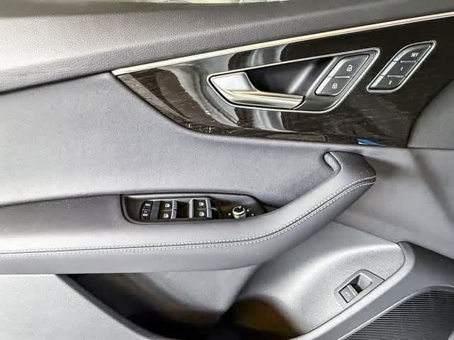 Thumbnail: 2025 Audi Q7 - 22