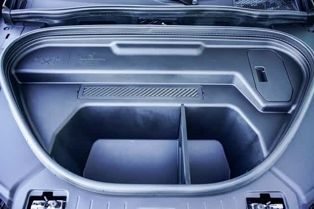 Thumbnail: 2025 Audi Q6 e-tron - 27