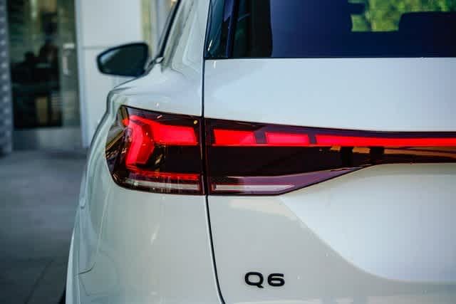 Thumbnail: 2025 Audi Q6 e-tron - 9