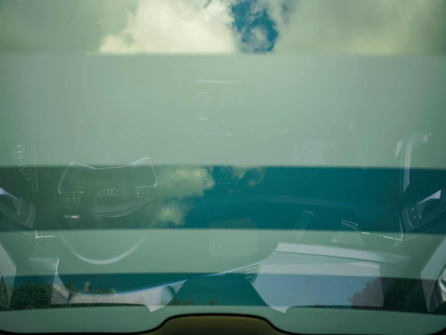 Thumbnail: 2025 Audi e-tron - 11