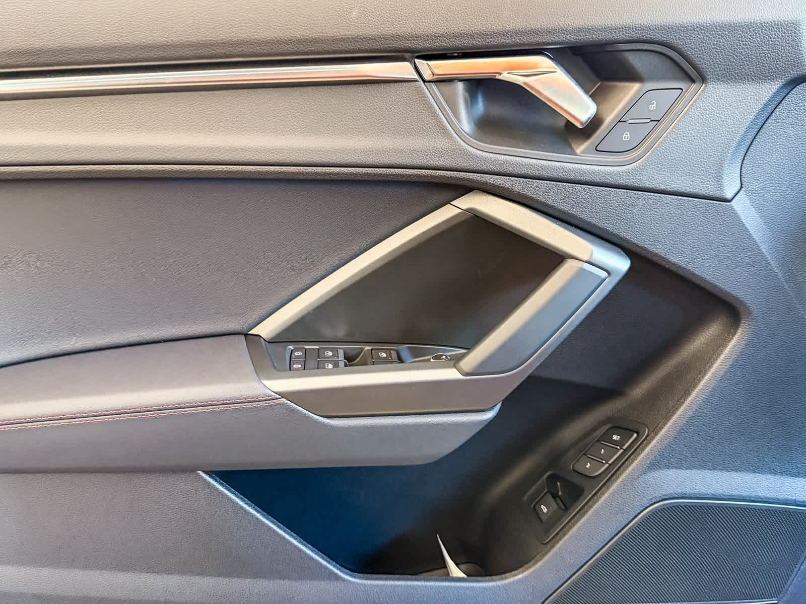 Thumbnail: 2025 Audi Q3 - 22