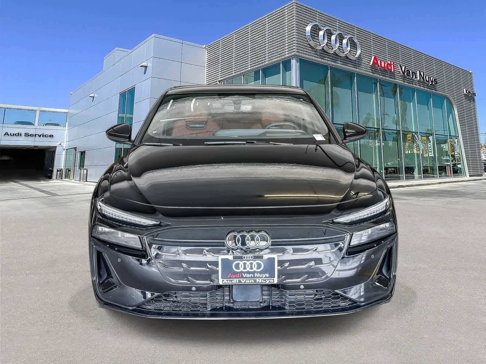 Thumbnail: 2025 Audi e-tron S - 2