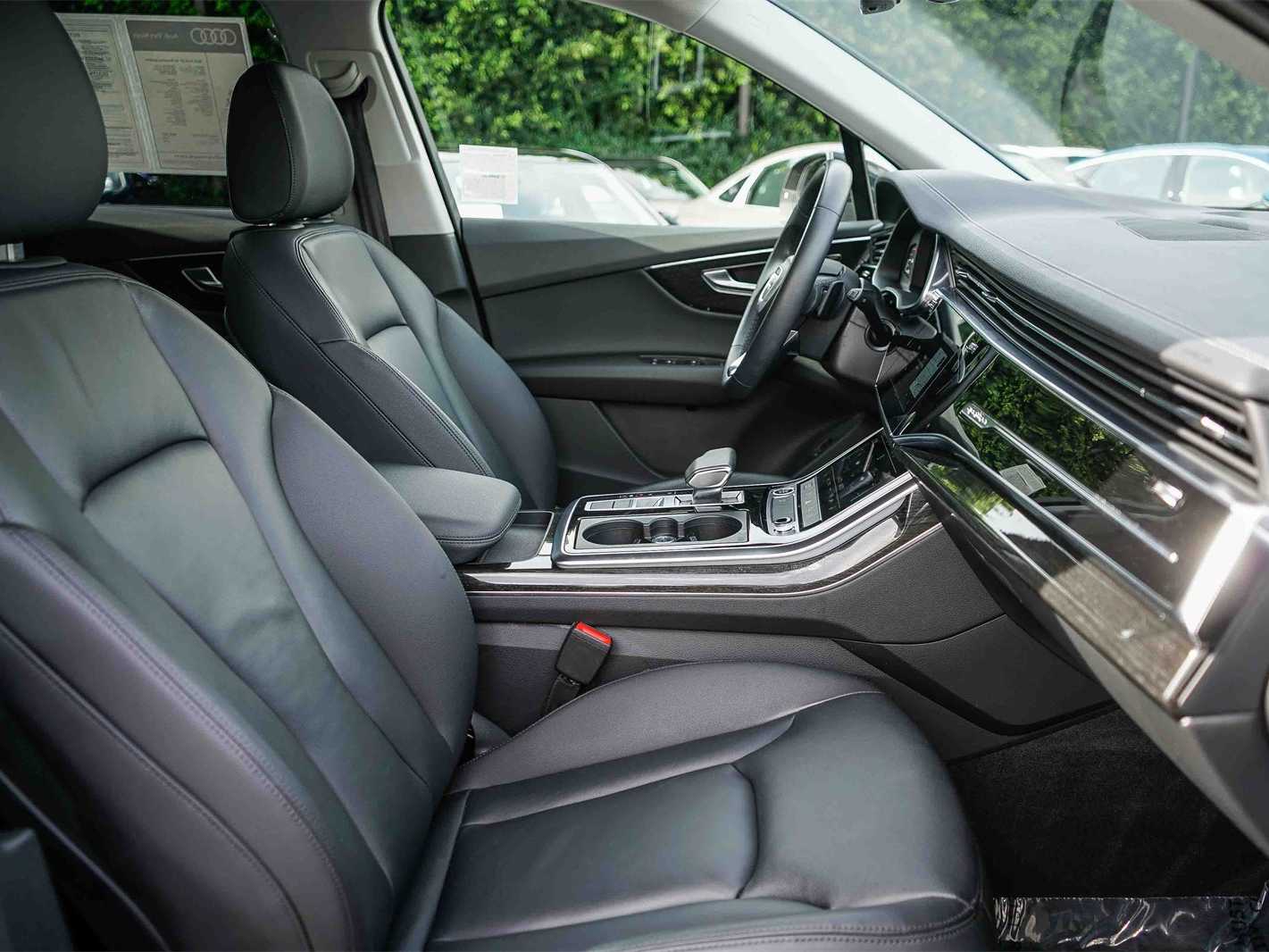 Thumbnail: 2023 Audi Q7 - 16