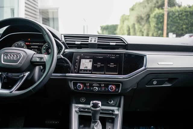 Thumbnail: 2023 Audi Q3 - 12