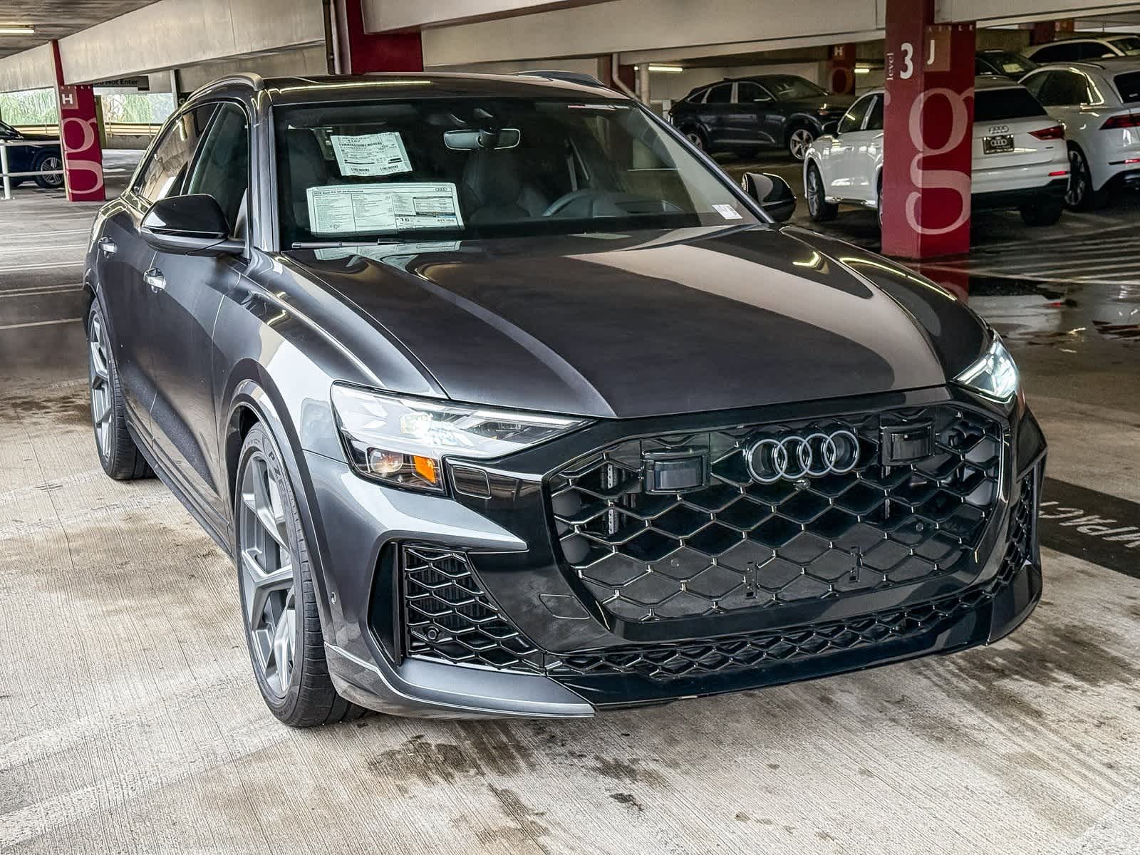 Thumbnail: 2026 Audi RS Q8 - 3