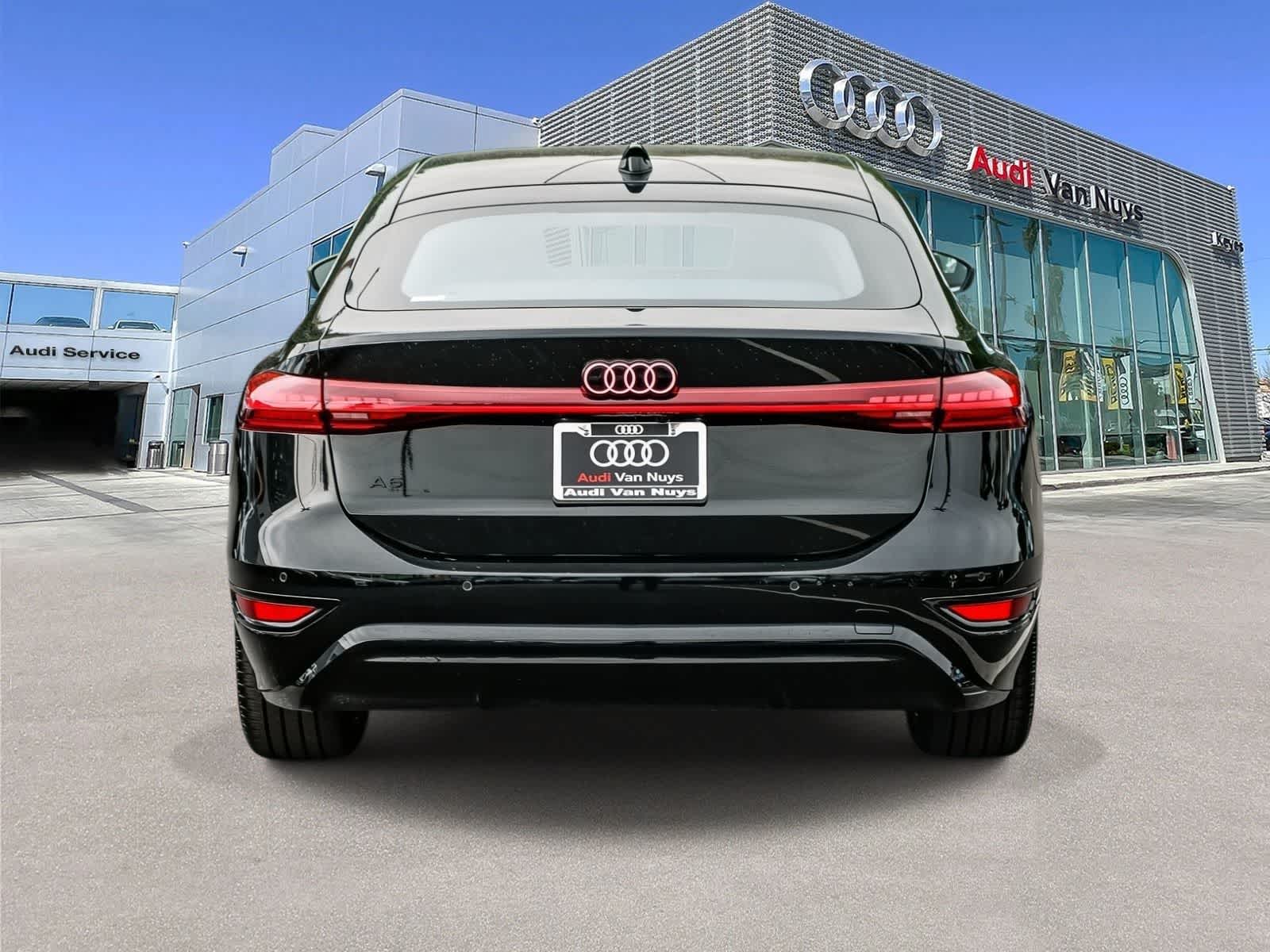 Thumbnail: 2025 Audi e-tron - 3
