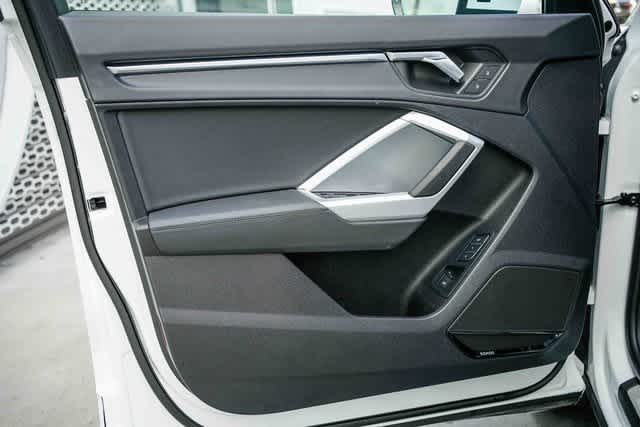 Thumbnail: 2024 Audi Q3 - 19