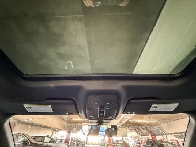 Thumbnail: 2025 Audi Q3 - 16