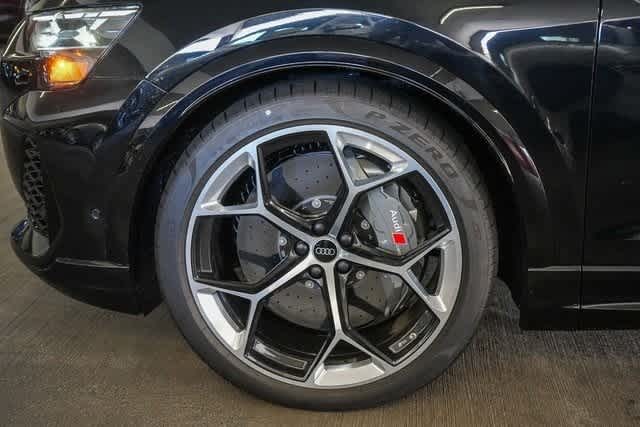 Thumbnail: 2025 Audi RS Q8 - 14