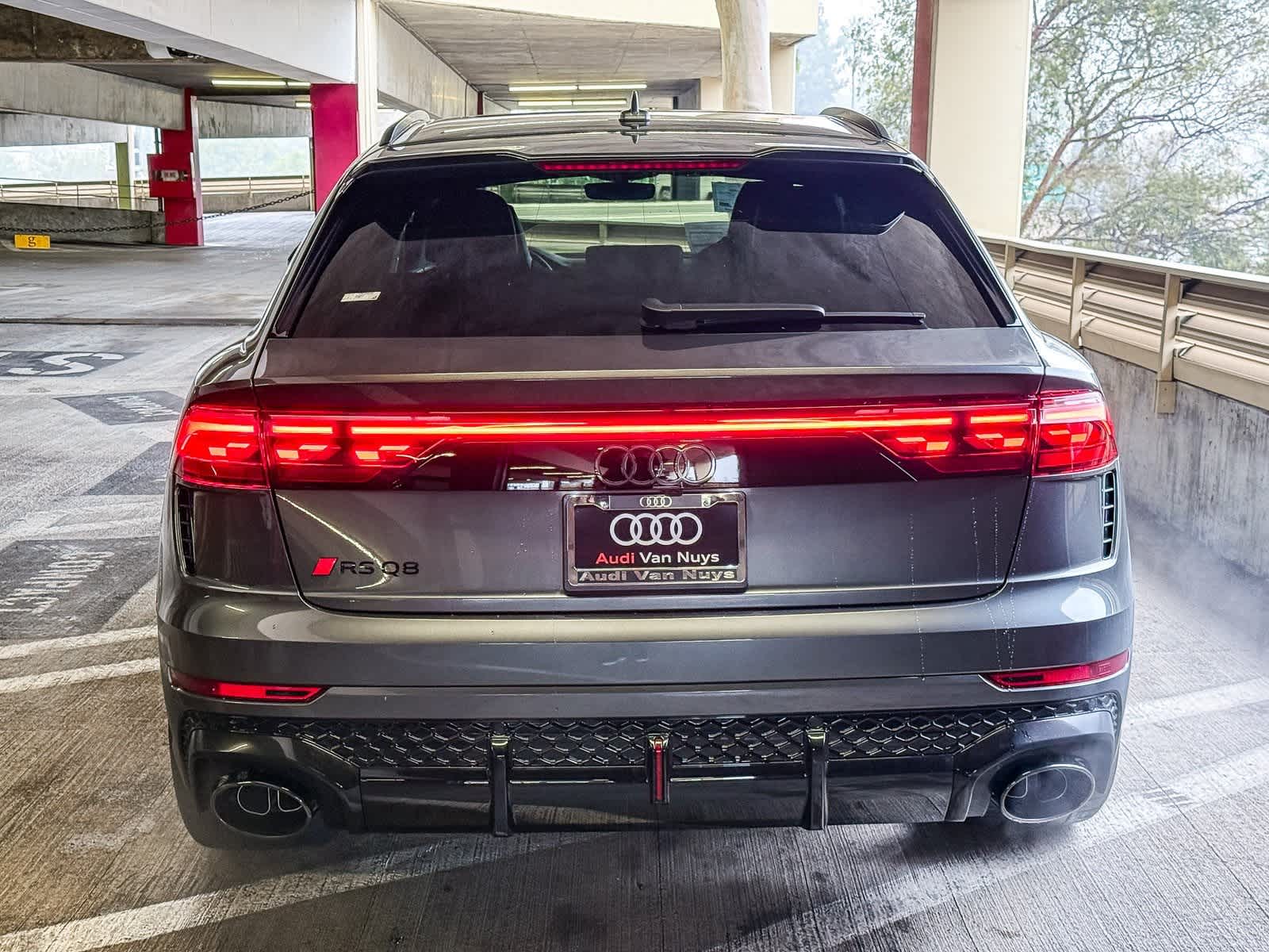 Thumbnail: 2026 Audi RS Q8 - 5