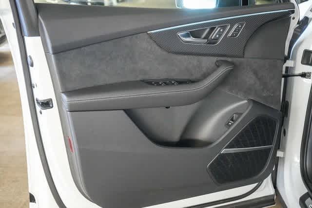 Thumbnail: 2025 Audi SQ7 - 31