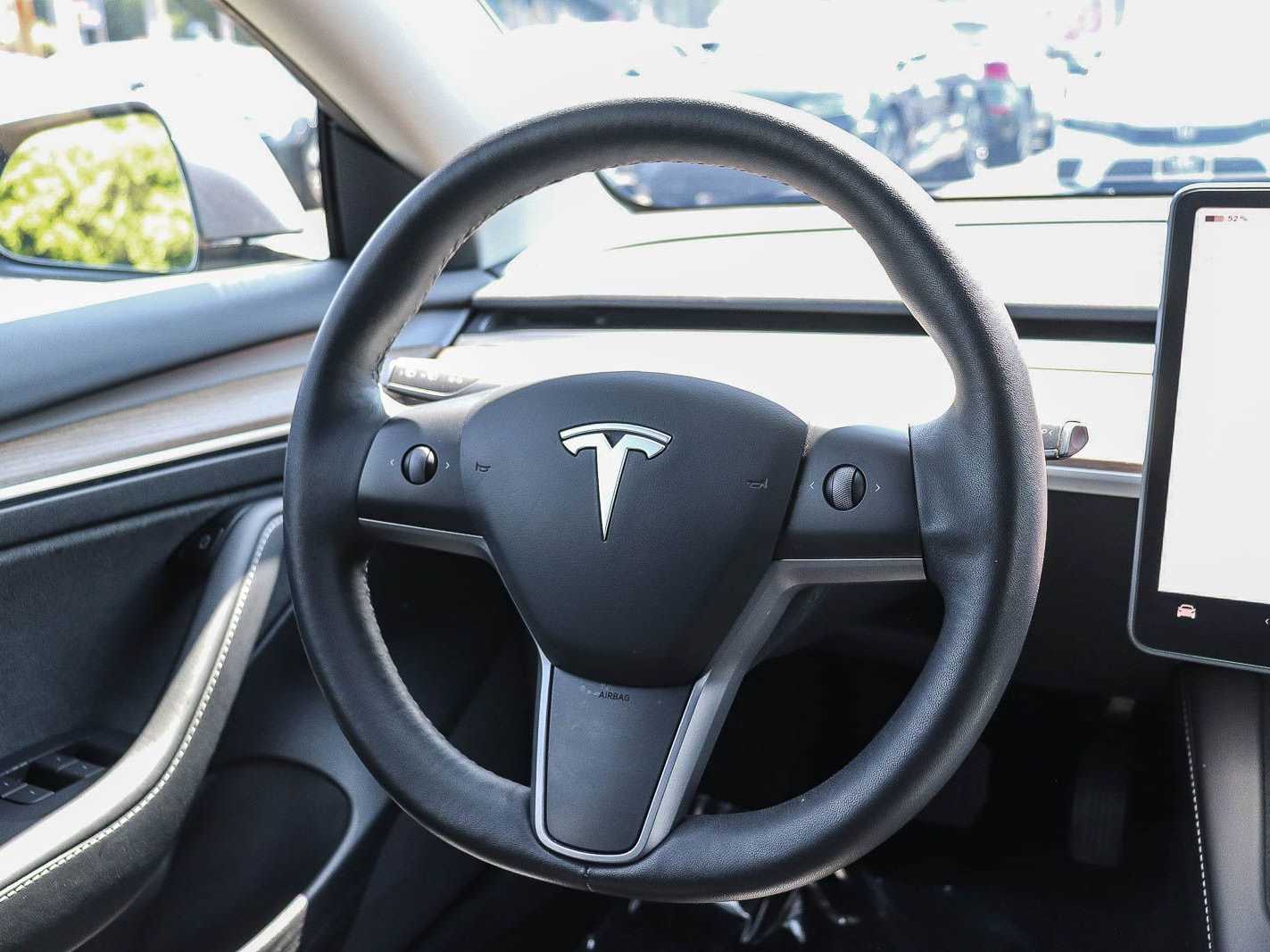 Thumbnail: 2023 Tesla Model 3 - 15