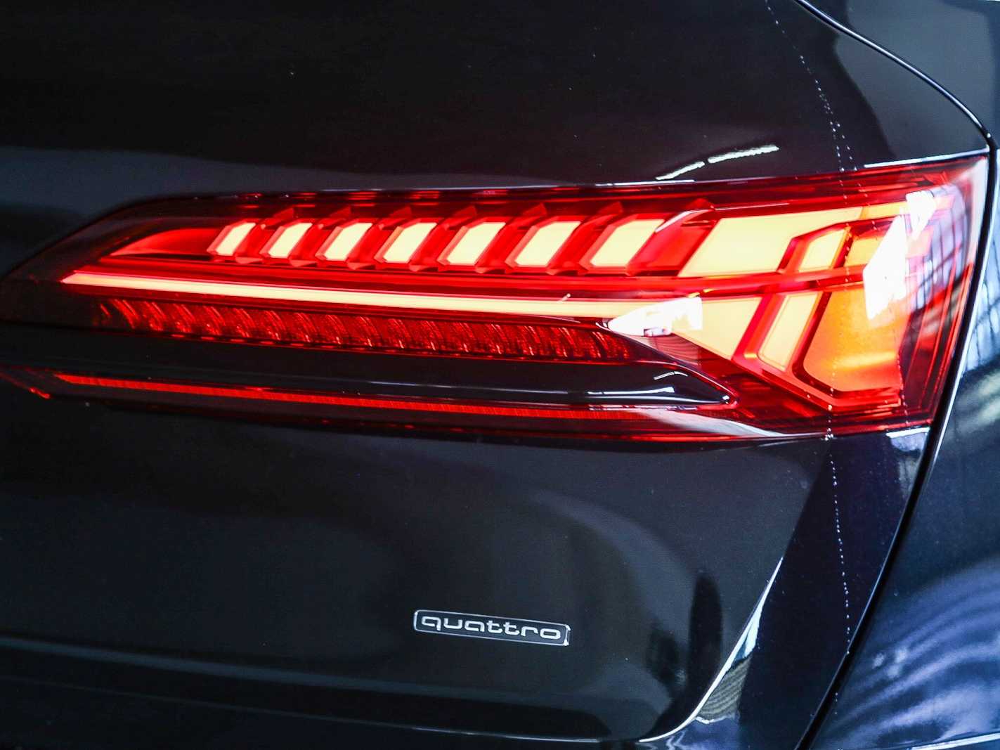 Thumbnail: 2026 Audi Q7 - 9