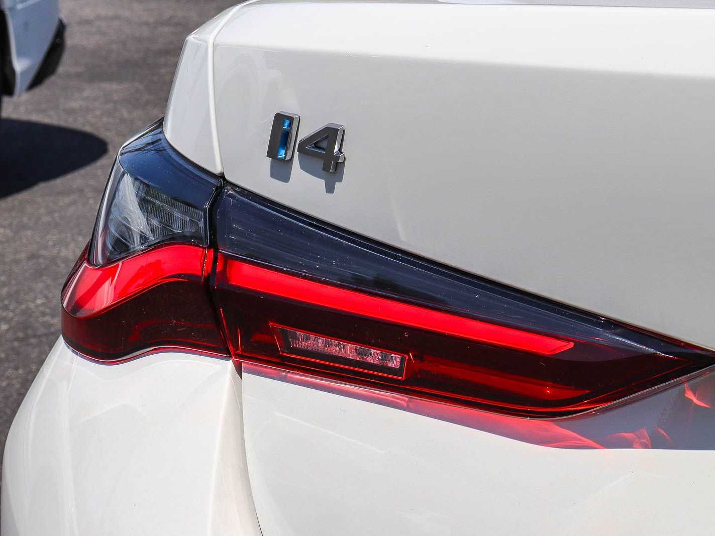 Thumbnail: 2023 BMW i4 - 8