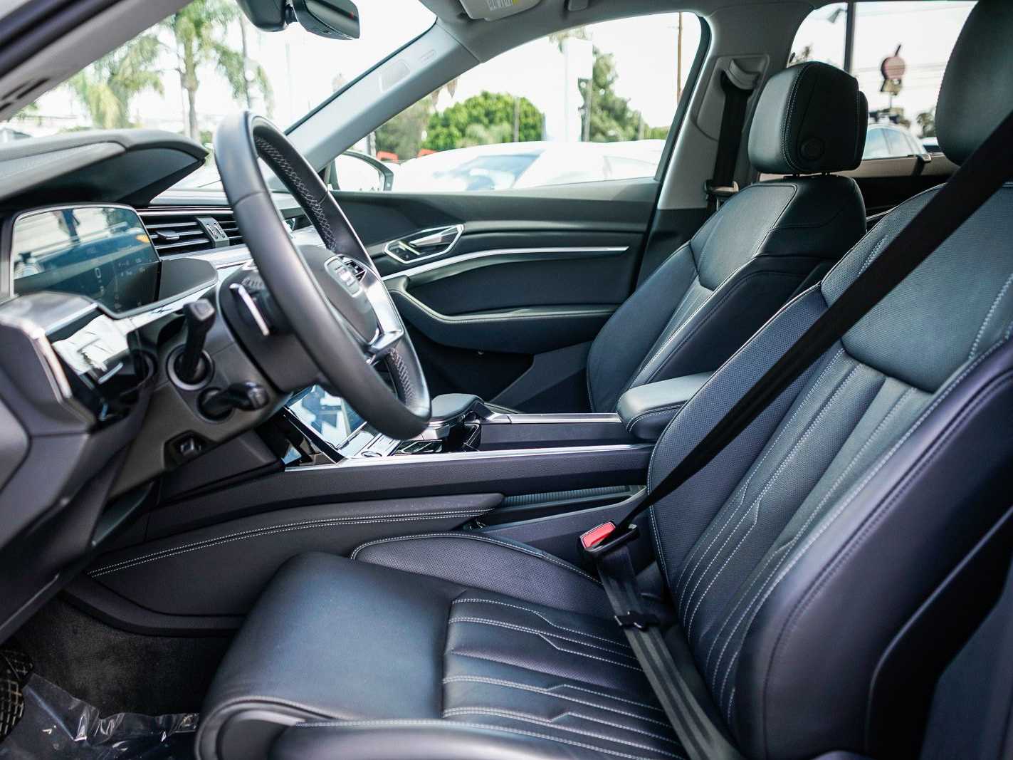 Thumbnail: 2024 Audi Q8 e-tron - 17