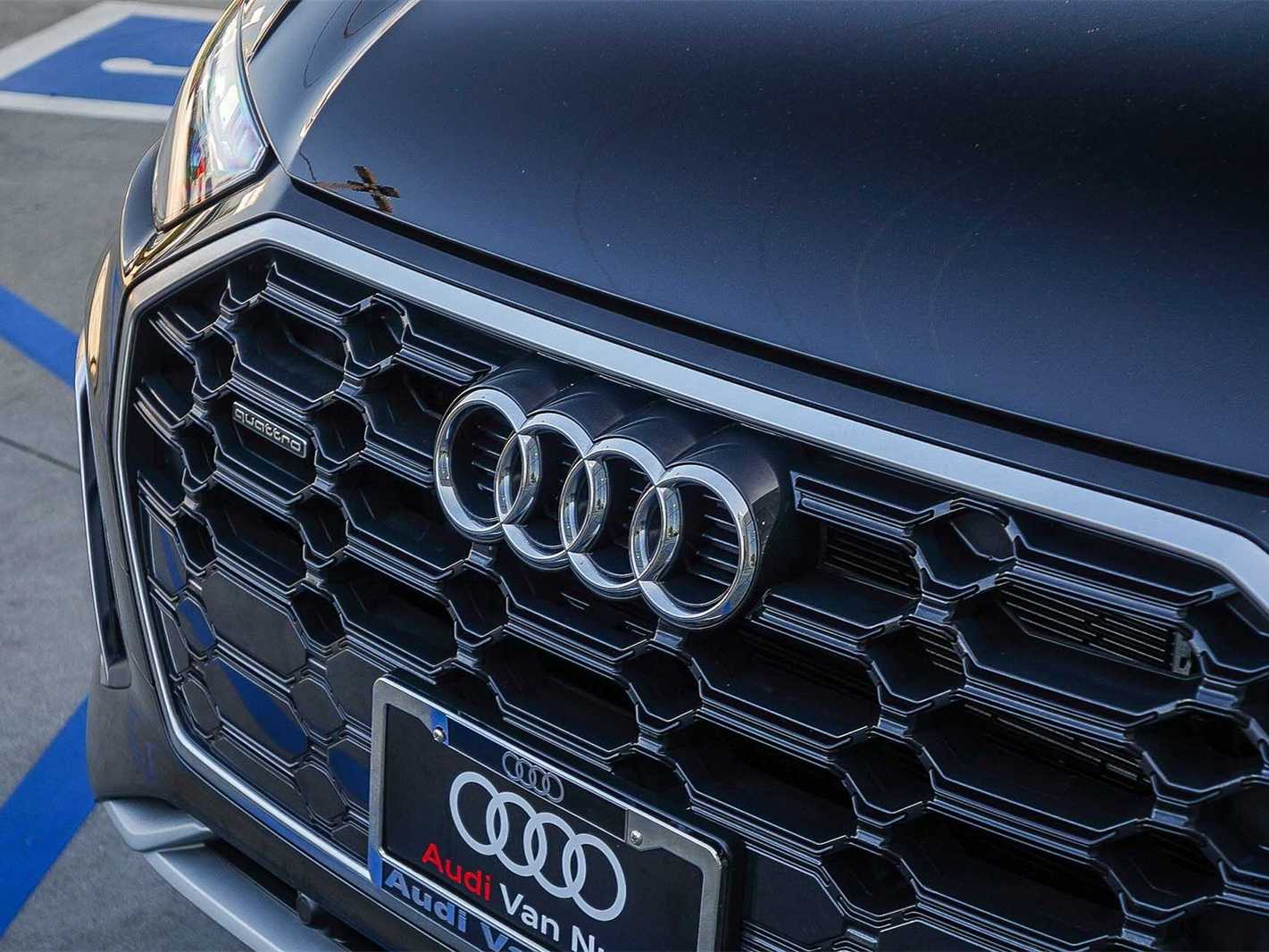 Thumbnail: 2023 Audi Q5 - 9