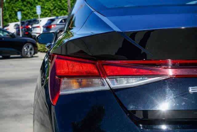 Thumbnail: 2023 Hyundai Elantra - 9