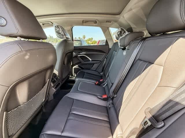 Thumbnail: 2025 Audi Q5 - 18