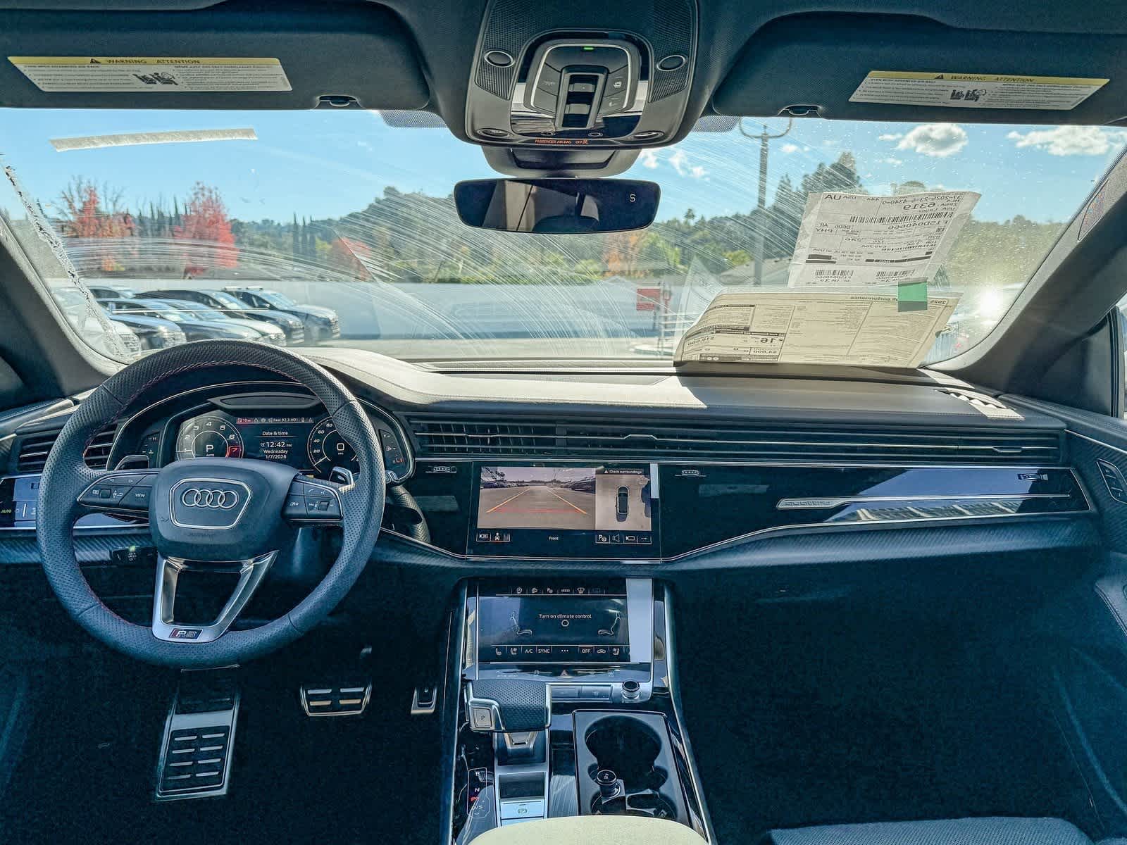 Thumbnail: 2025 Audi RS Q8 - 12