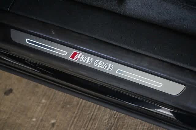 Thumbnail: 2025 Audi RS Q8 - 34