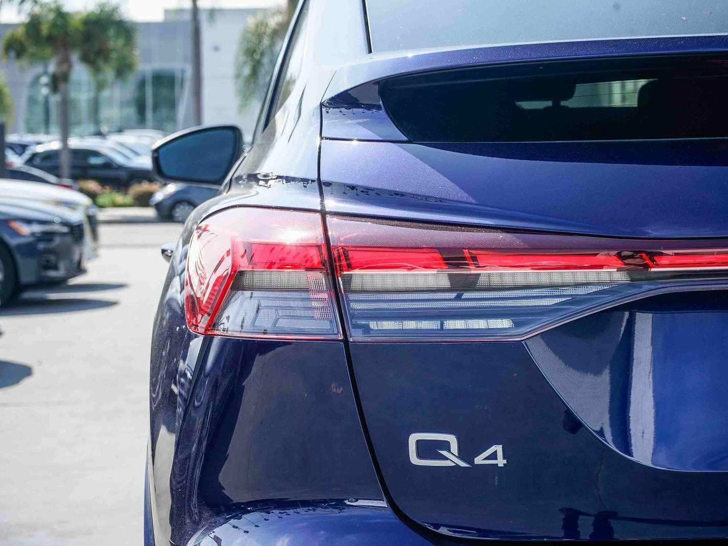 Thumbnail: 2023 Audi Q4 e-tron - 9