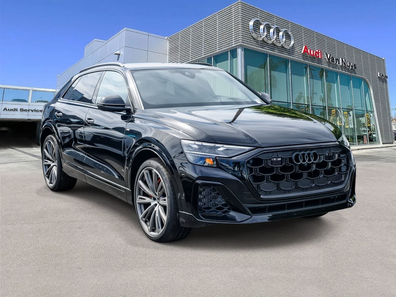 Thumbnail: 2026 Audi Q8 - 5