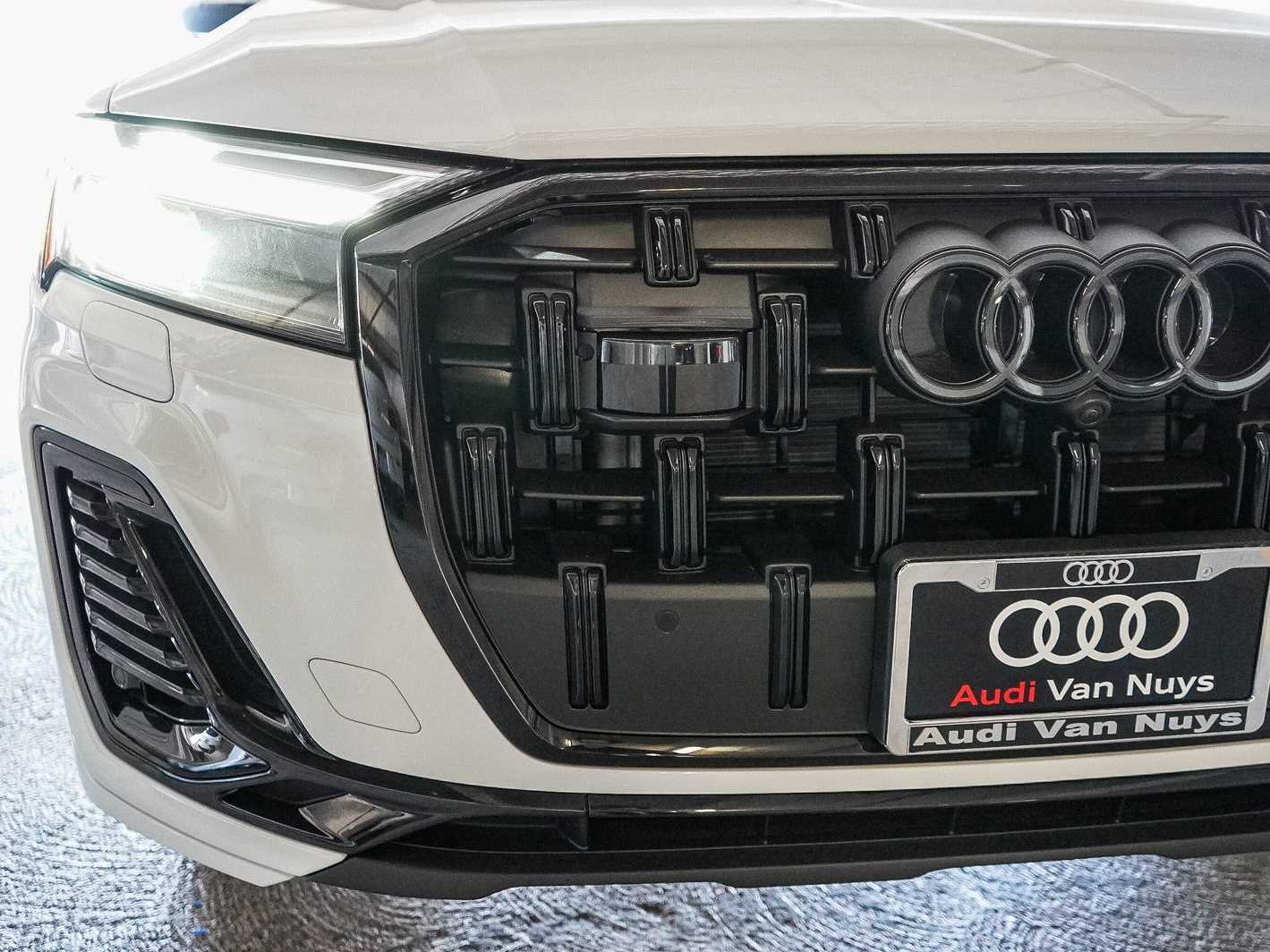 Thumbnail: 2026 Audi Q7 - 11