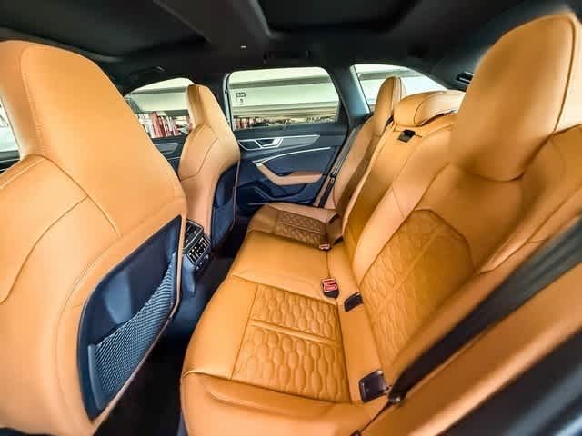 Thumbnail: 2025 Audi RS 6 - 18