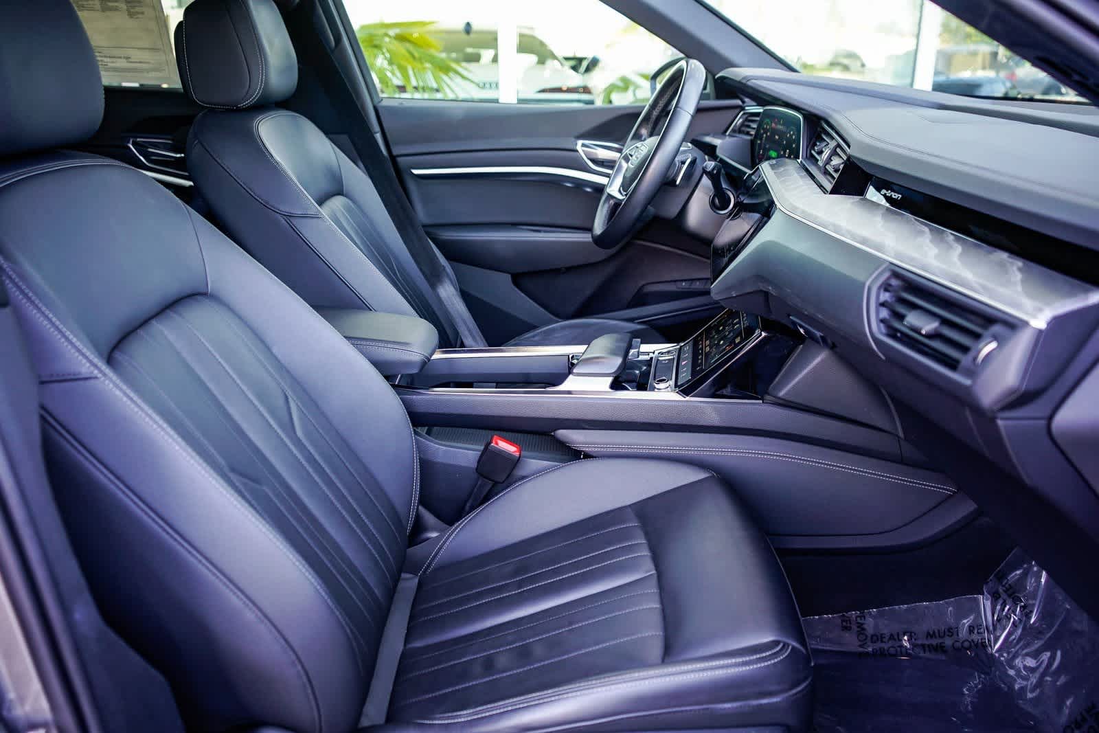 Thumbnail: 2022 Audi e-tron - 16