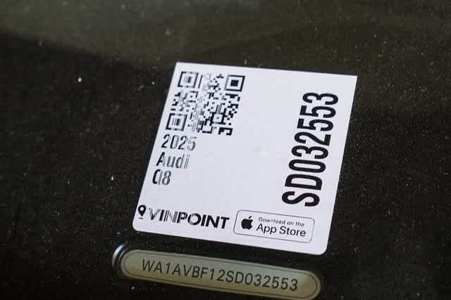 Thumbnail: 2025 Audi Q8 - 35