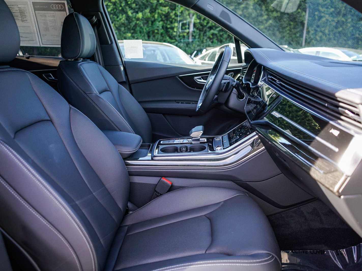 Thumbnail: 2025 Audi Q7 - 16