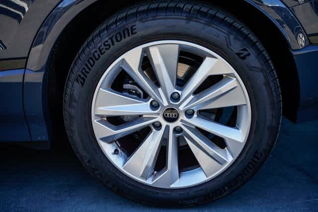 Thumbnail: 2025 Audi Q6 e-tron - 10